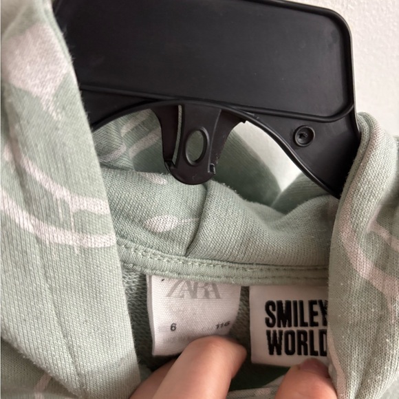 Zara X Smileyworld Light Green Smiley Hoodie unisexs 4-5 years - Picture 4 of 5